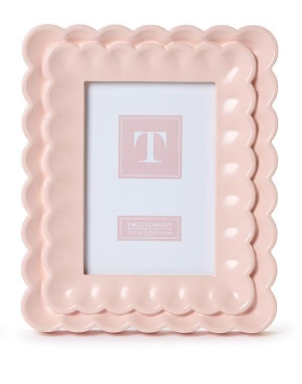 Scalloped Wood Photo Frame